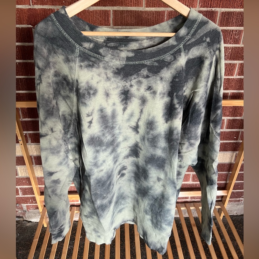 SO comfy lounge sweatshirt